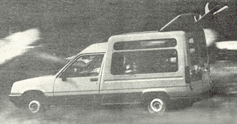 Renault Express s ptimstnou karosri break je ideln rodinn automobil pro cestovn o dovolen. Jak je vidt, lze v nm pepravovat bez pot i dlouh windsurfov prkno apod.